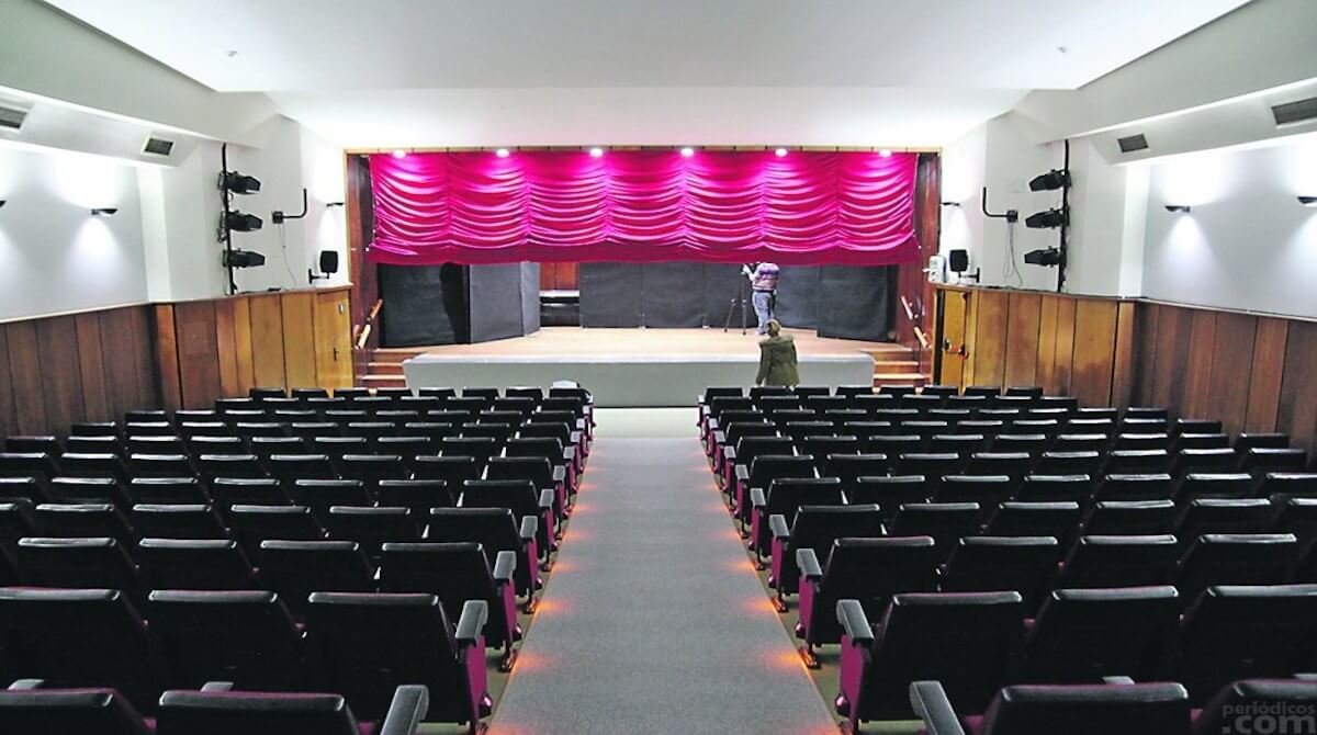 Entre las actuaciones, 
habrá espacio para el teatro, los monólogos de humor
y los conciertos musicales