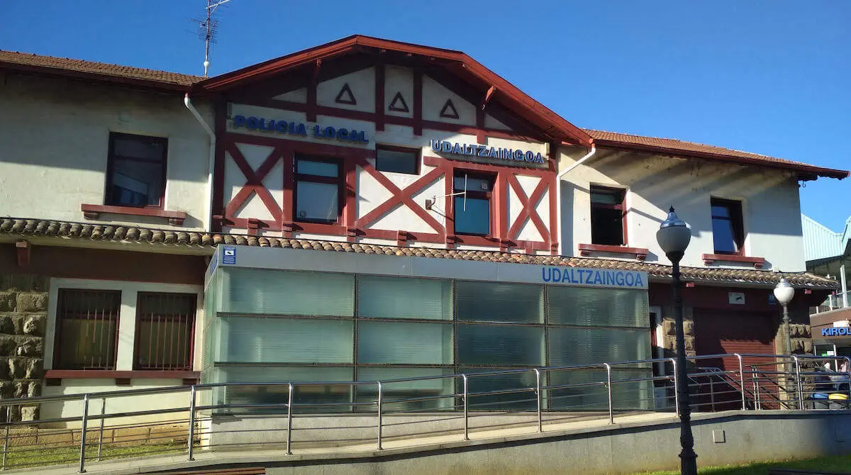 reforma vestuario femenino policia sestao