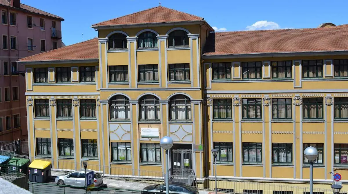 ayudas-material-escolar-comedor-sestao