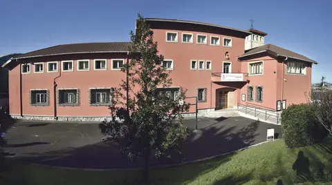 Fachada exterior de Coami, Amor Misericordioso Ikastetxea de Sestao